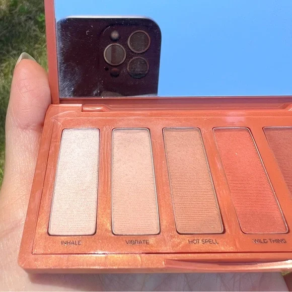 Urban Decay Naked Petite Heat Mini Eyeshadow Palette - Picture 3 of 5